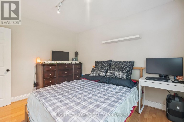 2343 MOUNTAINSIDE DRIVE, Burlington (Mountainside), Ontario, L7P1C1