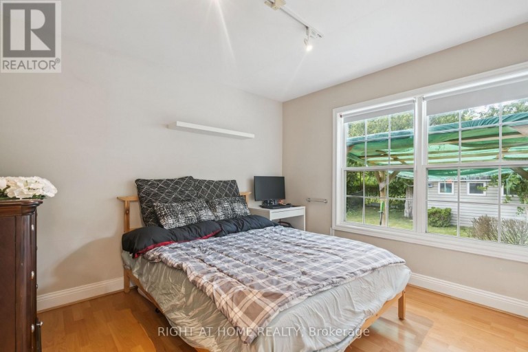 2343 MOUNTAINSIDE DRIVE, Burlington (Mountainside), Ontario, L7P1C1
