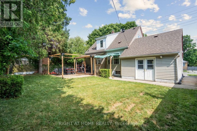 2343 MOUNTAINSIDE DRIVE, Burlington (Mountainside), Ontario, L7P1C1