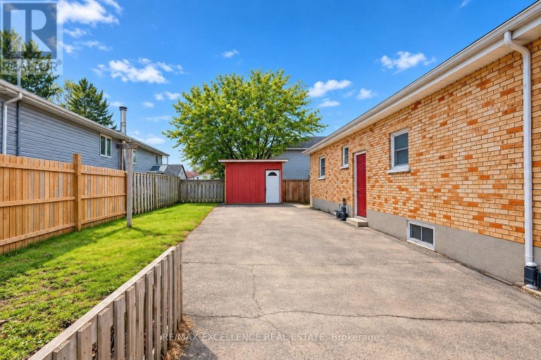 1227 TRAFALGAR STREET, London East (East M), Ontario, N5Z1H6