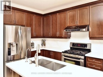 42 GRAYLEAF DRIVE Whitchurch-Stouffville (Stouffville) Ontario photo 14