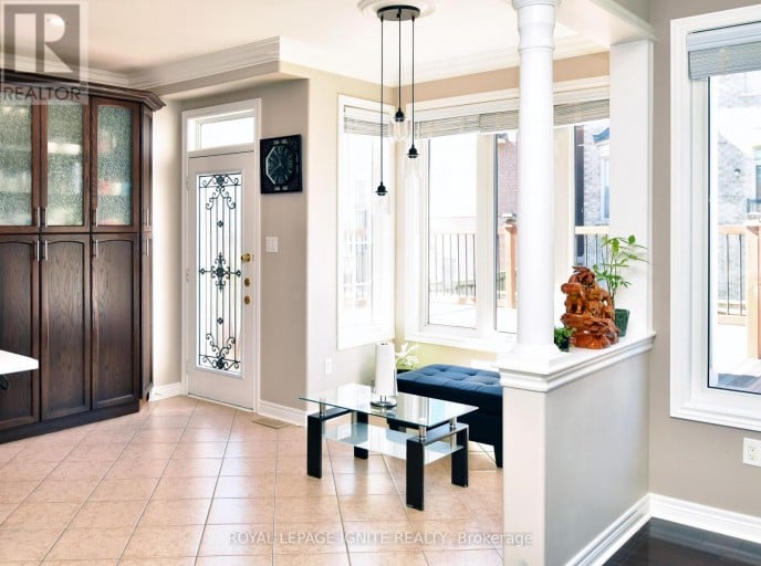 42 GRAYLEAF DRIVE, Whitchurch-Stouffville (Stouffville), Ontario, L4A1S8