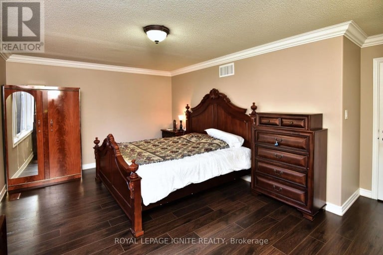 42 GRAYLEAF DRIVE, Whitchurch-Stouffville (Stouffville), Ontario, L4A1S8