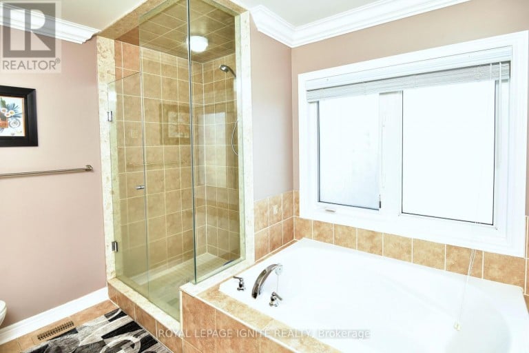 42 GRAYLEAF DRIVE, Whitchurch-Stouffville (Stouffville), Ontario, L4A1S8