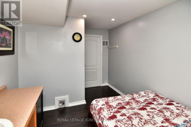 42 GRAYLEAF DRIVE, Whitchurch-Stouffville (Stouffville), Ontario, L4A1S8