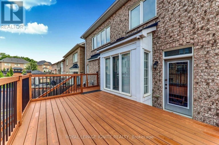 42 GRAYLEAF DRIVE, Whitchurch-Stouffville (Stouffville), Ontario, L4A1S8