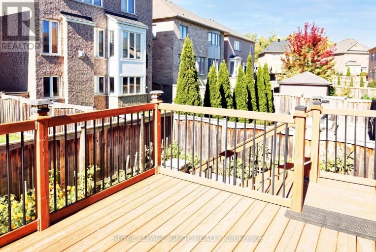 42 GRAYLEAF DRIVE, Whitchurch-Stouffville (Stouffville), Ontario, L4A1S8
