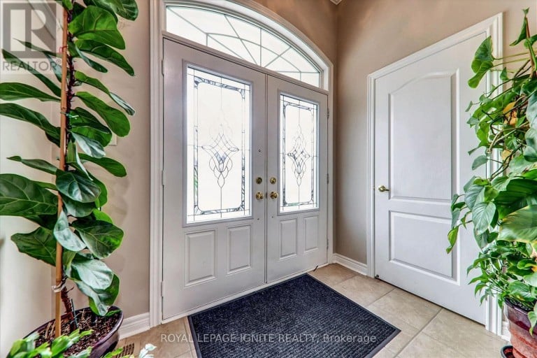 42 GRAYLEAF DRIVE, Whitchurch-Stouffville (Stouffville), Ontario, L4A1S8