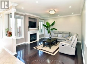 42 GRAYLEAF DRIVE Whitchurch-Stouffville (Stouffville) Ontario photo 7