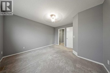 13 Country Hills Rise NW Calgary Alberta photo 16