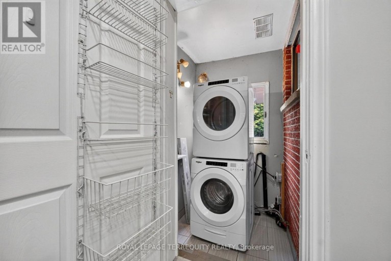 134 SWITZER DRIVE, Oshawa (Centennial), Ontario, L1G3J7
