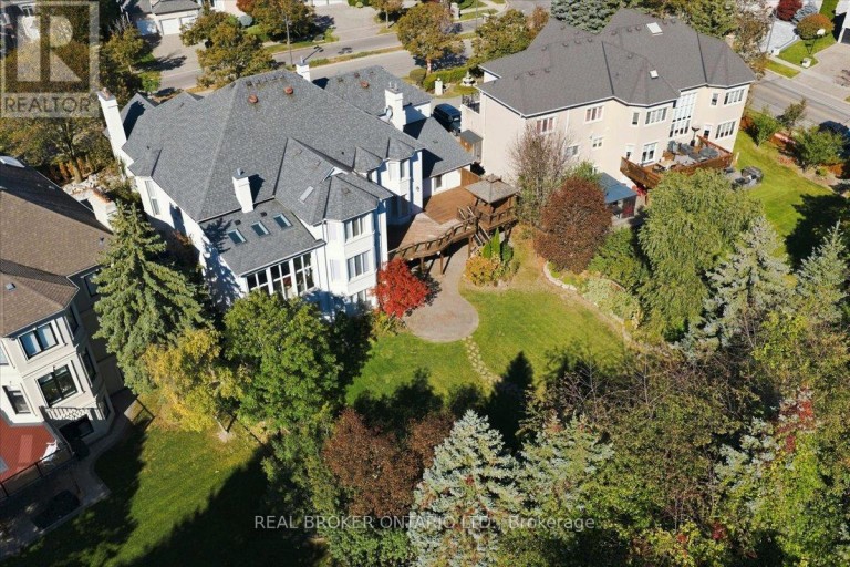 39 DEWBOURNE AVENUE, Richmond Hill (Bayview Hill), Ontario, L4B3G9
