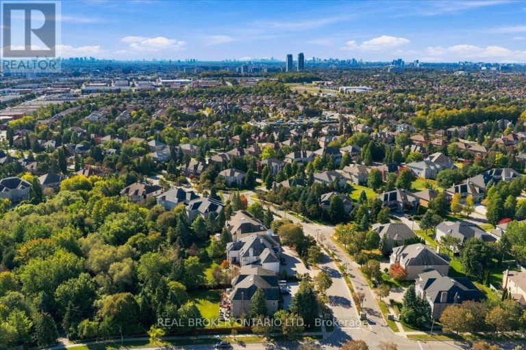 39 DEWBOURNE AVENUE, Richmond Hill (Bayview Hill), Ontario, L4B3G9