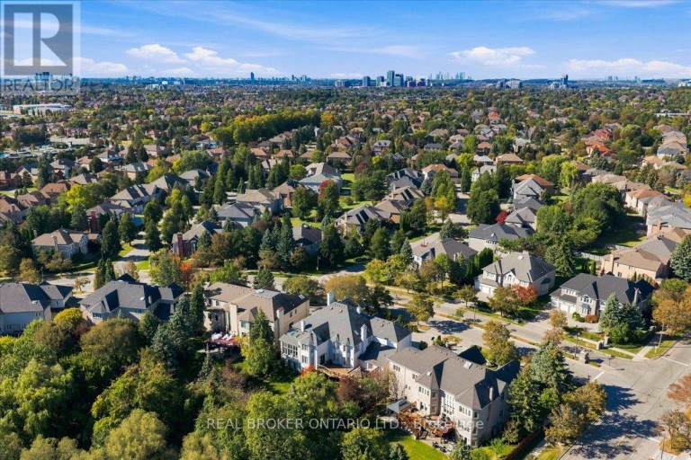 39 DEWBOURNE AVENUE, Richmond Hill (Bayview Hill), Ontario, L4B3G9