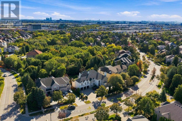 39 DEWBOURNE AVENUE, Richmond Hill (Bayview Hill), Ontario, L4B3G9
