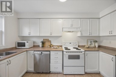 8915 YONGE STREET Richmond Hill (Langstaff) Ontario photo 12
