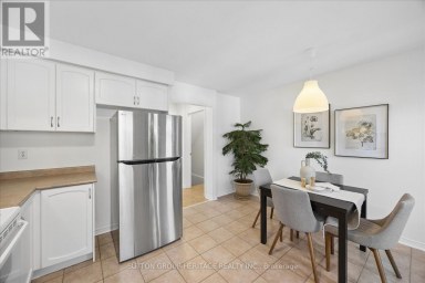8915 YONGE STREET Richmond Hill (Langstaff) Ontario photo 14