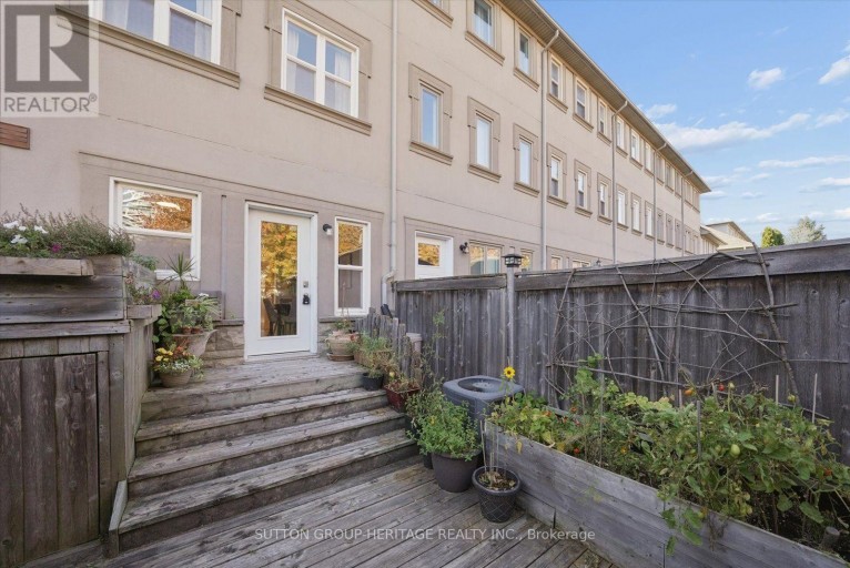 8915 YONGE STREET, Richmond Hill (Langstaff), Ontario, L4C0L5