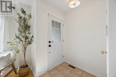 8915 YONGE STREET Richmond Hill (Langstaff) Ontario photo 5