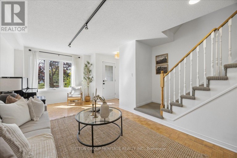 8915 YONGE STREET, Richmond Hill (Langstaff), Ontario, L4C0L5