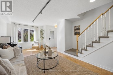 8915 YONGE STREET Richmond Hill (Langstaff) Ontario photo 7