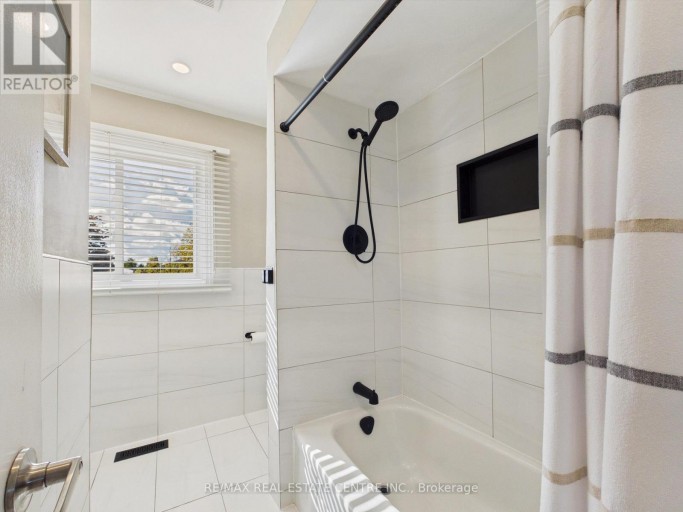 68 AURORA PLACE, Brampton (Heart Lake West), Ontario, L6Z2A9