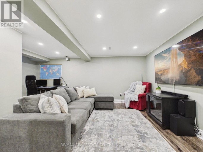 68 AURORA PLACE, Brampton (Heart Lake West), Ontario, L6Z2A9