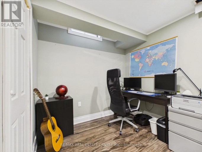 68 AURORA PLACE, Brampton (Heart Lake West), Ontario, L6Z2A9