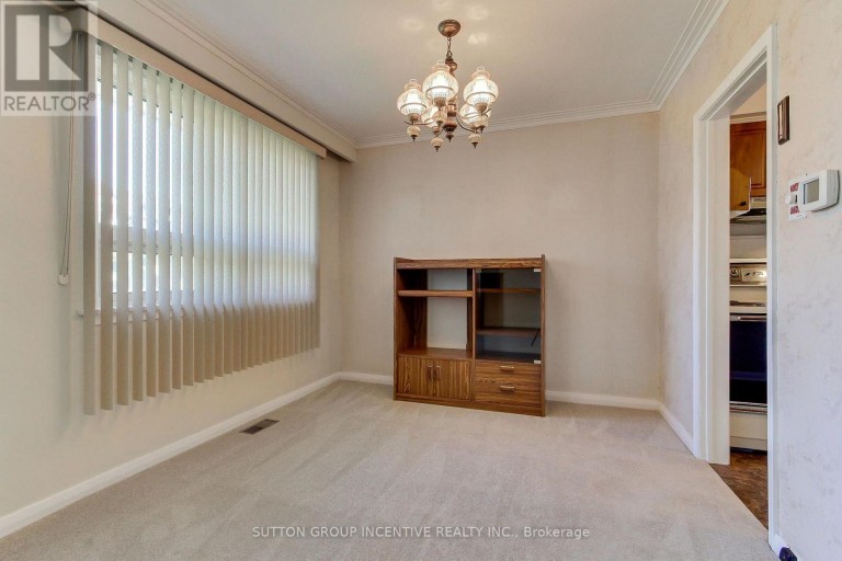 43 SUSSEX AVENUE, Richmond Hill (Crosby), Ontario, L4C2E5