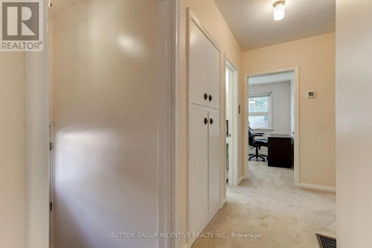 43 SUSSEX AVENUE, Richmond Hill (Crosby), Ontario, L4C2E5