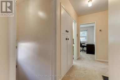 43 SUSSEX AVENUE Richmond Hill (Crosby) Ontario photo 18