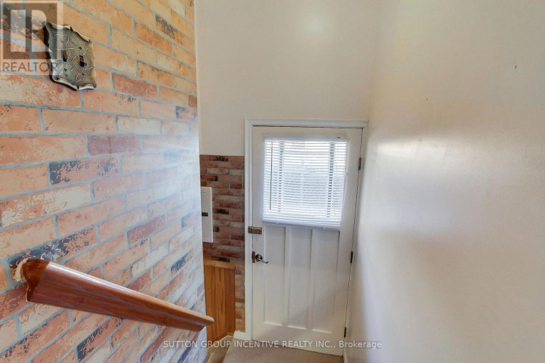 43 SUSSEX AVENUE, Richmond Hill (Crosby), Ontario, L4C2E5