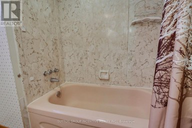 43 SUSSEX AVENUE Richmond Hill (Crosby) Ontario photo 30