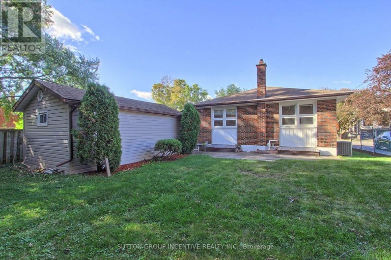 43 SUSSEX AVENUE, Richmond Hill (Crosby), Ontario, L4C2E5