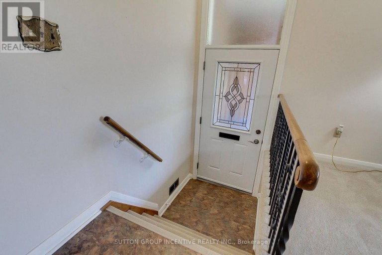 43 SUSSEX AVENUE, Richmond Hill (Crosby), Ontario, L4C2E5