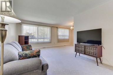 43 SUSSEX AVENUE Richmond Hill (Crosby) Ontario photo 8