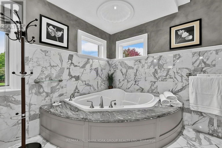 106 ABBRUZZE COURT, Vaughan (Kleinburg), Ontario, L3L0A9