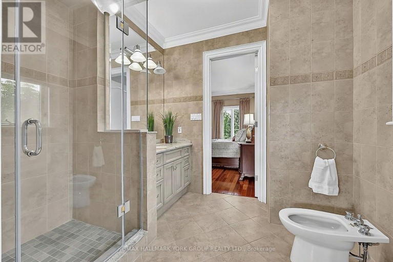 106 ABBRUZZE COURT, Vaughan (Kleinburg), Ontario, L3L0A9