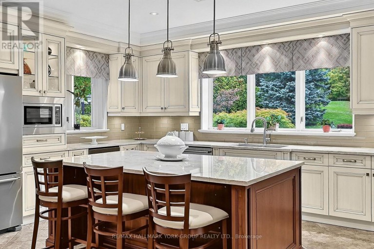 106 ABBRUZZE COURT, Vaughan (Kleinburg), Ontario, L3L0A9