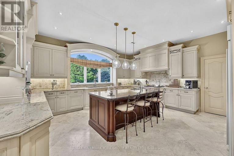 106 ABBRUZZE COURT, Vaughan (Kleinburg), Ontario, L3L0A9