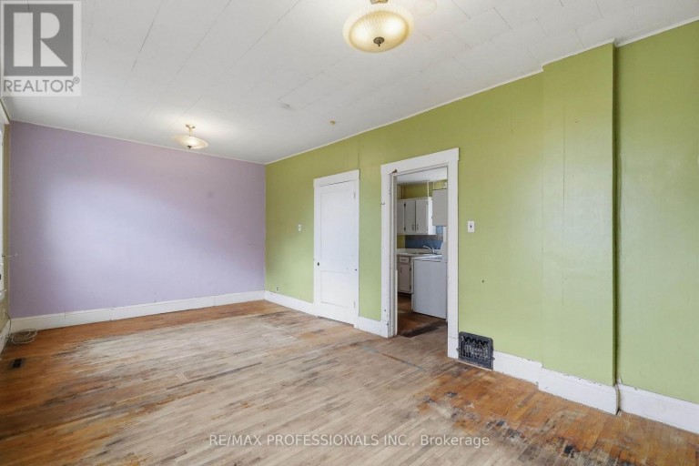 26 ARTHUR AVENUE, St. Thomas, Ontario, N5P3L2