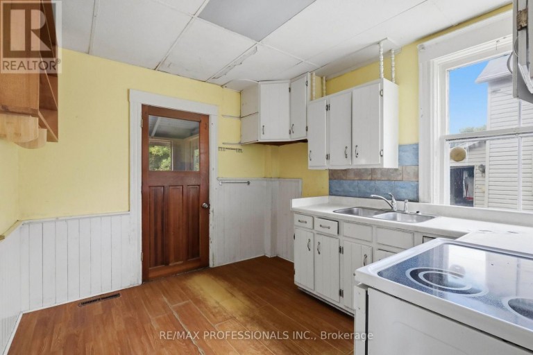 26 ARTHUR AVENUE, St. Thomas, Ontario, N5P3L2