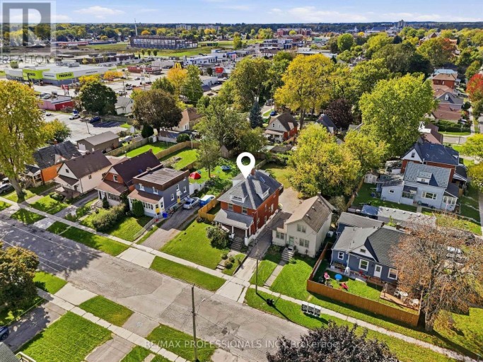 26 ARTHUR AVENUE, St. Thomas, Ontario, N5P3L2