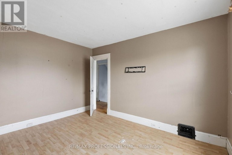 26 ARTHUR AVENUE, St. Thomas, Ontario, N5P3L2