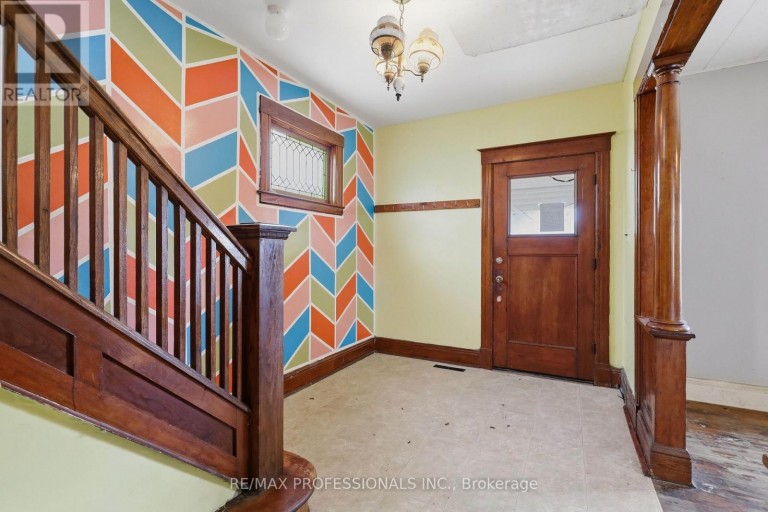 26 ARTHUR AVENUE, St. Thomas, Ontario, N5P3L2