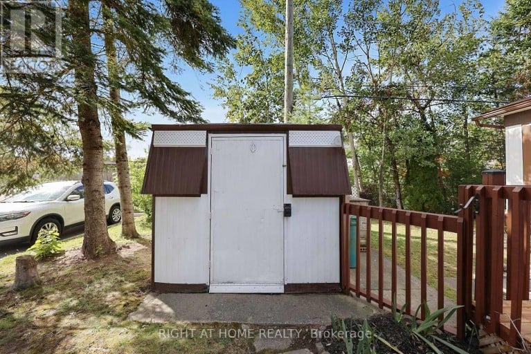 1 GEORGIAN GLEN DRIVE, Wasaga Beach, Ontario, L9Z1K7