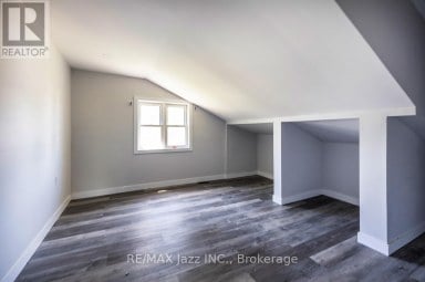 2216 HIGHWAY 2 Clarington Ontario photo 12