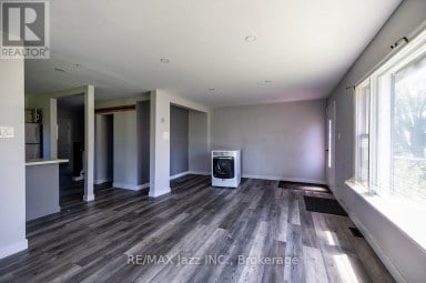 2216 HIGHWAY 2 Clarington Ontario photo 6