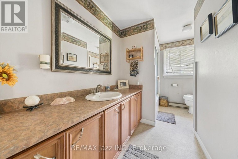 210 MURRAY DRIVE, Aurora (Aurora Highlands), Ontario, L4G2C5