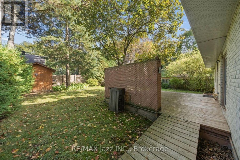 210 MURRAY DRIVE, Aurora (Aurora Highlands), Ontario, L4G2C5